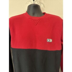 DC Shoes USA Crewneck Sweatshirt Mens Size Small Red/Black‎